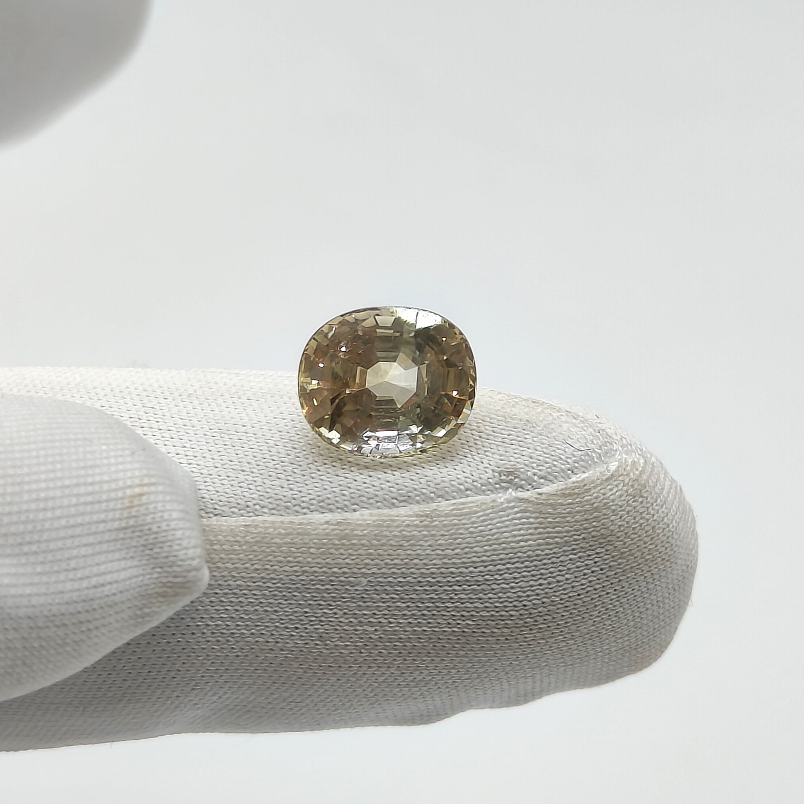 Natural & Certified Exclusive Yellow Sapphire - 4.17 Carat