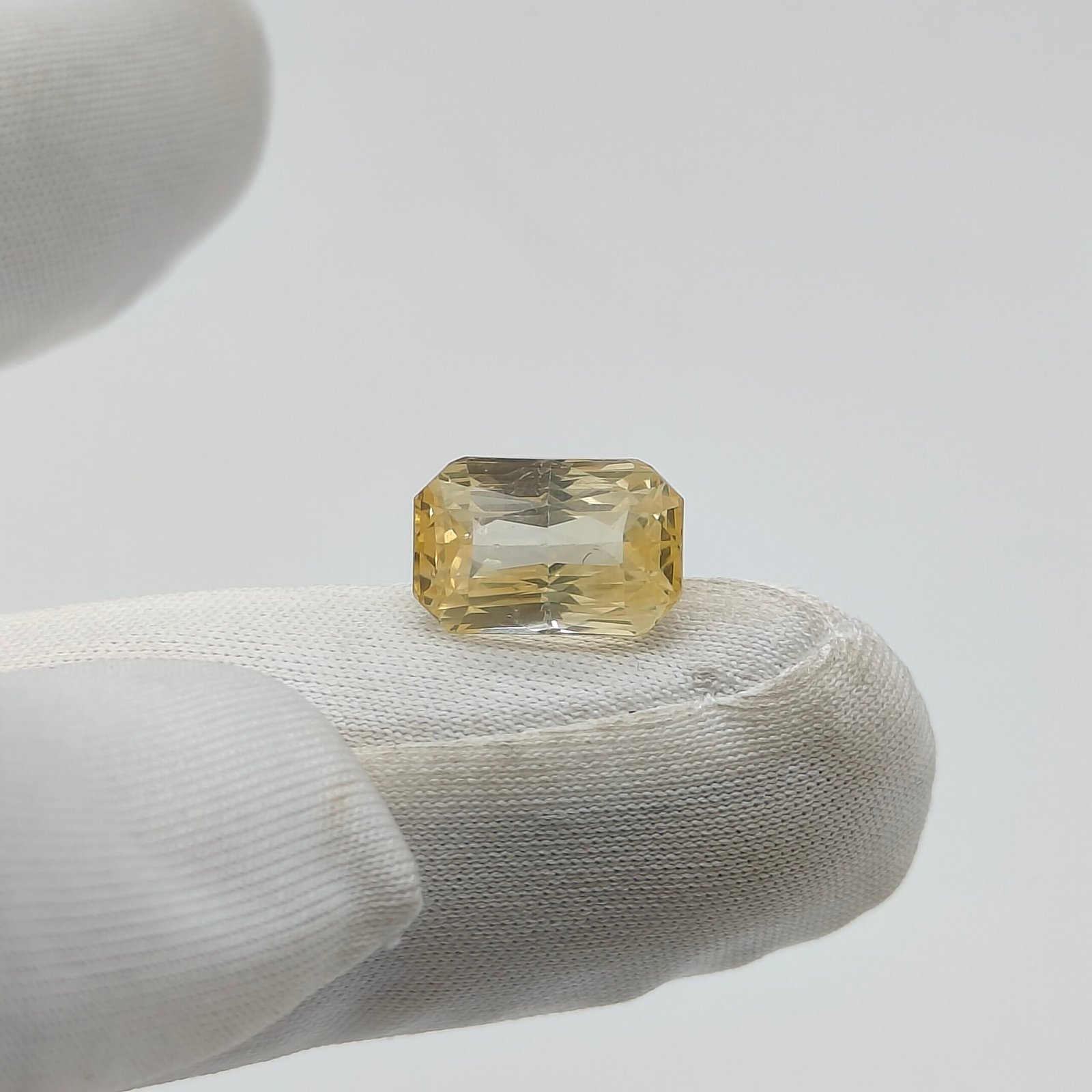 Natural & Certified Exclusive Yellow Sapphire - 7.15 Carat