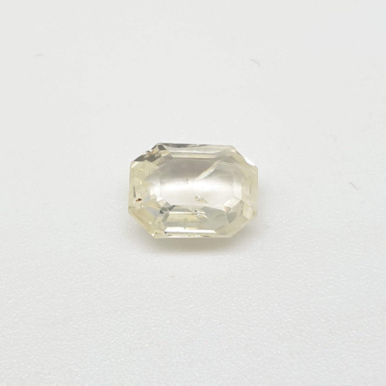 Natural  Yellow Sapphire - 3.21 Carat