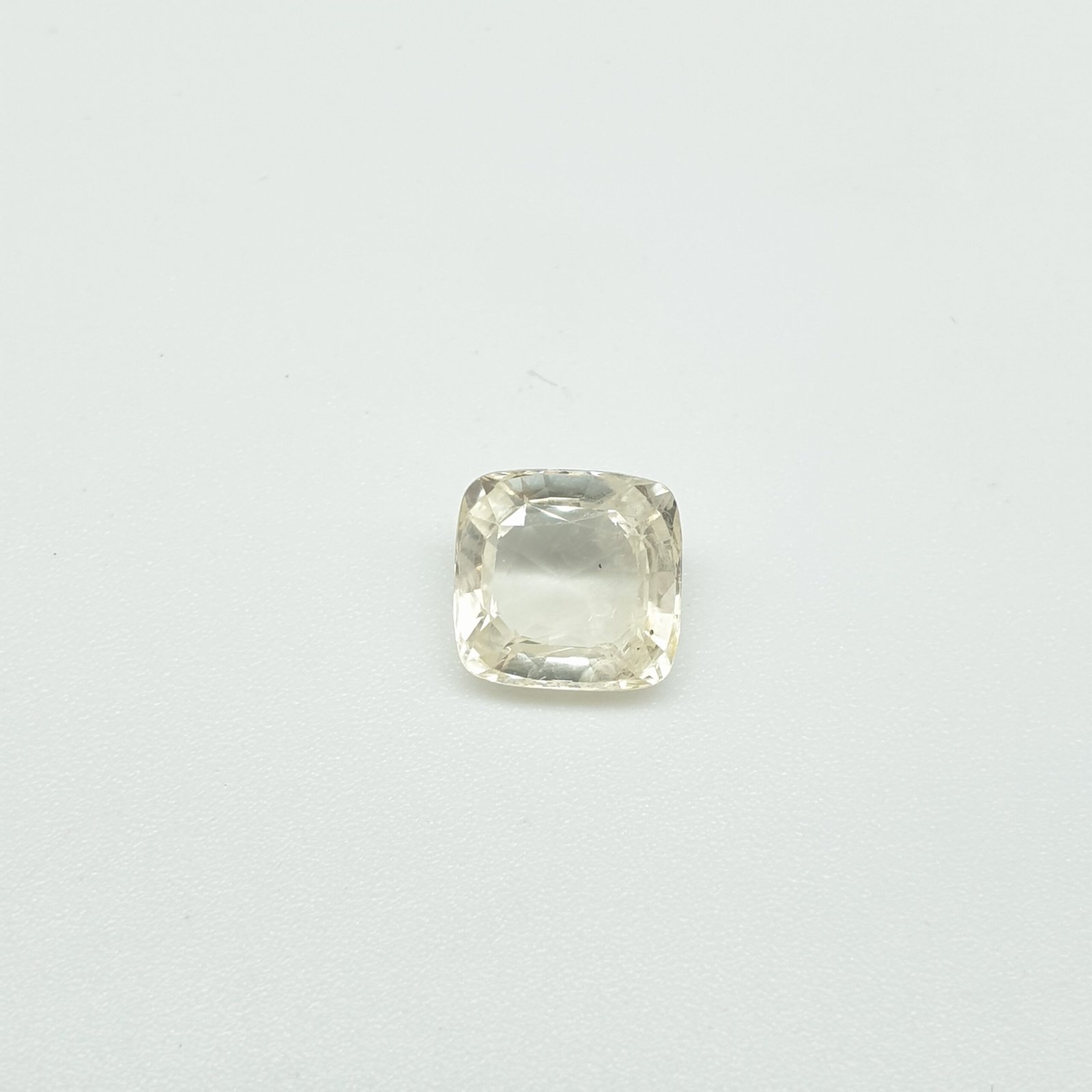 Natural  Yellow Sapphire - 4.00 Carat